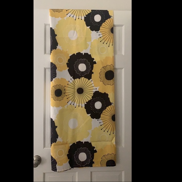 Floral shower curtain - Picture 1 of 1